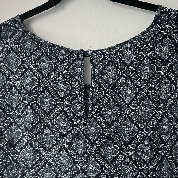 Cali Long-Sleeve Top w/ Textured Knit Hem - Picture 5 of 6